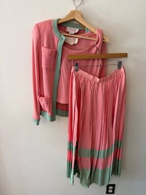 VINTAGE Oscar de la Renta 3 piece set Pink Ribbed Top with Mint Trim golden